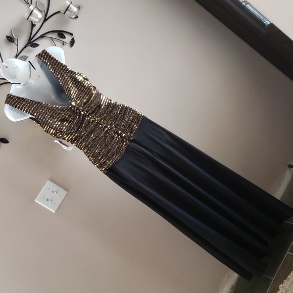 R & M Richards full length sheath gown - Picture 2 of 7